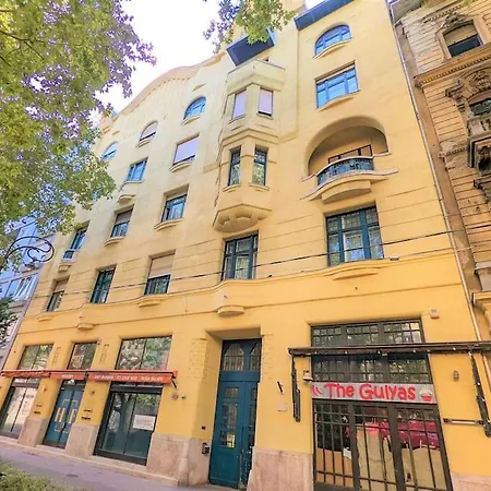 Lägenhet Charming - Flora's Budapest